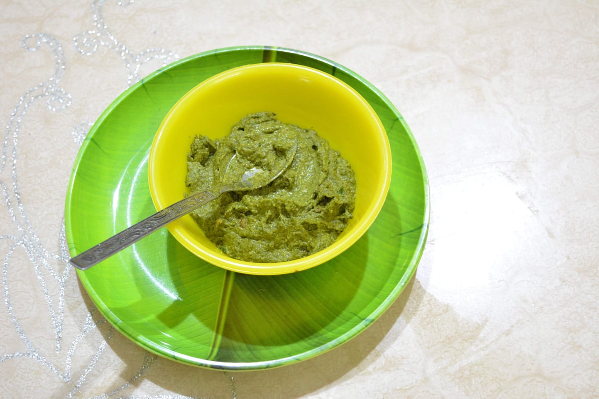 வாவ் சொல்ல வைத்த அசத்தல் மூலிகைத் துவையல்கள்!