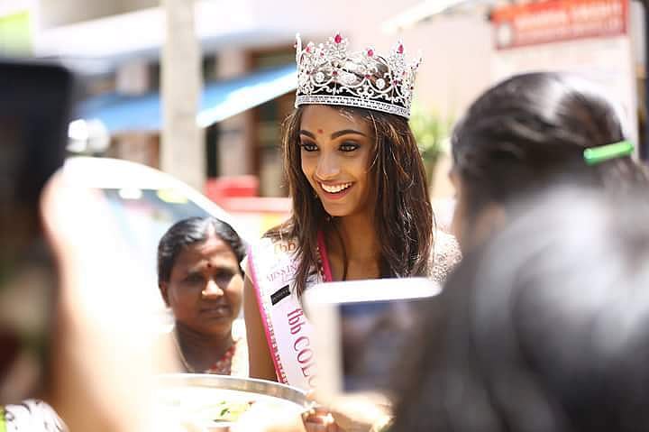 இந்திய அழகி அனுகீர்த்தியை உற்சாகமாக வரவேற்ற தமிழ்நாட்டு ரசிகர்கள்! (படங்கள் & விடியோக்கள்)