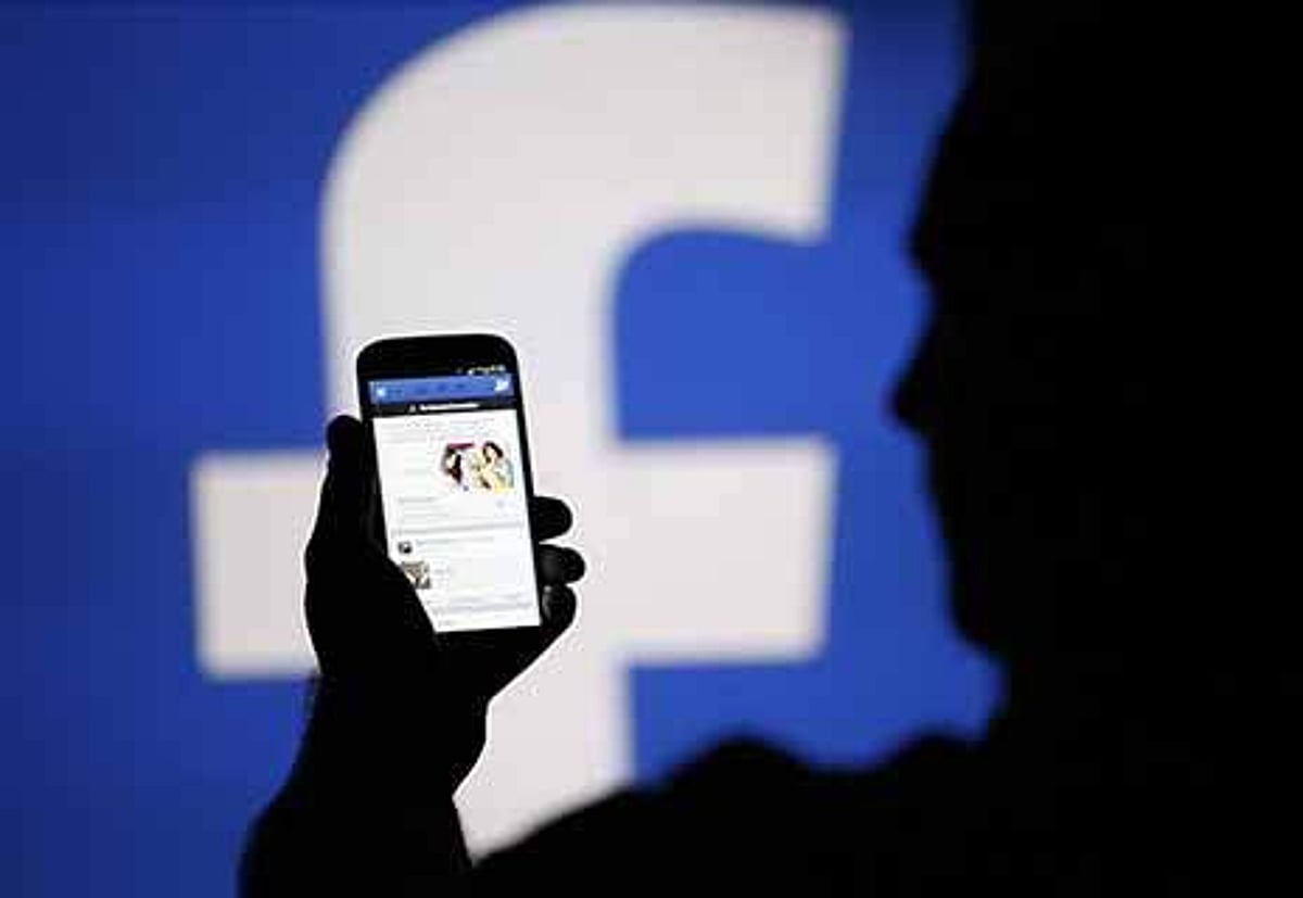 பயனாளர்களின் தகவல்களை செல்போன் நிறுவனங்களுடன் பகிர்ந்து கொண்ட பேஸ்புக்: வெளிவரும் அடுத்த பூதம்
