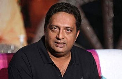 சமூக விரோதிகள் சட்டத்தை கையில் எடுக்க ஜேடிஎஸ்/காங்., அனுமதிக்குமா? - காலாவுக்காக பிரகாஷ் ராஜ் கேள்வி