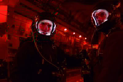 அம்மாடி! 25 ஆயிரம் அடி உயரத்திலிருந்து உண்மையாகவே குதித்தாரா ஹாலிவுட் நடிகர் டாம் குருஸ்? (விடியோ)