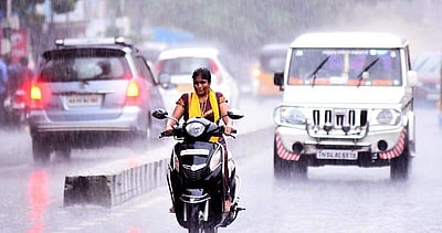 கடலூர், அரியலூர், பெரம்பலூர் மாவட்டத்தில் பள்ளிகளுக்கு மட்டும் இன்று விடுமுறை