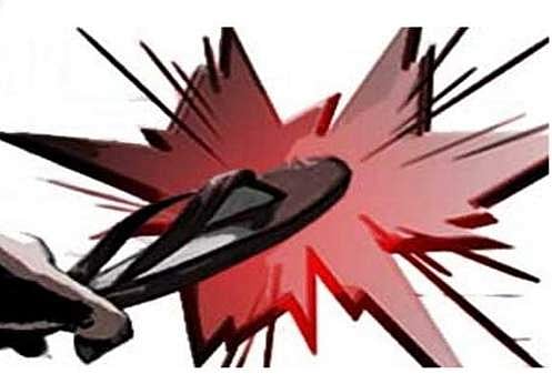 லஞ்சம் கேட்கும் அரசு அதிகாரிகளை செருப்பால் அடியுங்கள்! சொன்னவர்களும், செய்து காட்டியவர்களும்!