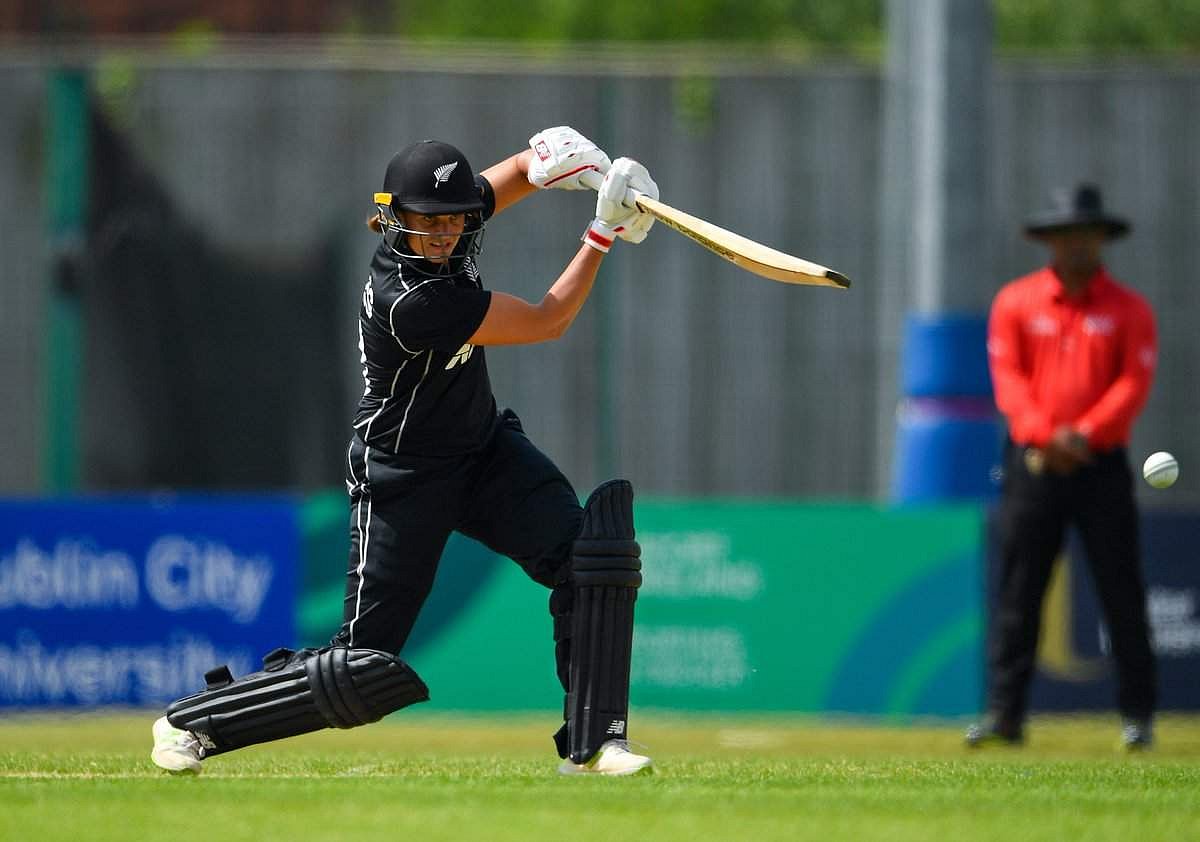 490 ரன்கள் எடுத்து ஒருநாள் ஆட்டத்தில் நியூஸிலாந்து மகளிர் அணி புதிய உலக சாதனை!