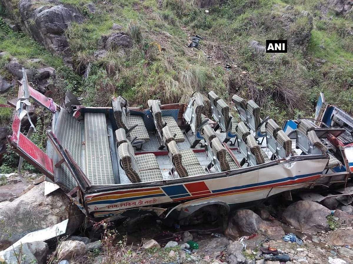 உத்தரகண்ட் பேருந்து விபத்து: உயிரிழப்பு 47-ஆக உயர்வு