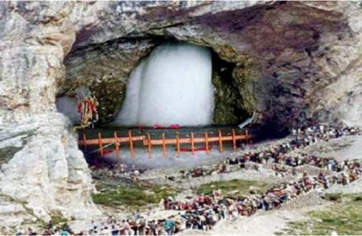 அமர்நாத் செல்லும் பக்தர்களுக்கு அரணாகத் திகழும் ஒரு மாபெரும் சக்தியைப் பாருங்கள்!