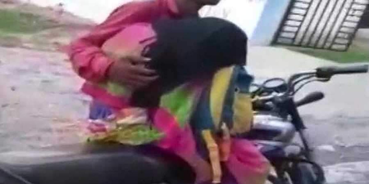 தொடரும் மருத்துவமனை அலட்சியங்கள்: தாயின் பிணத்தை மோட்டார் சைக்கிளில் சுமந்து வந்த மகன்