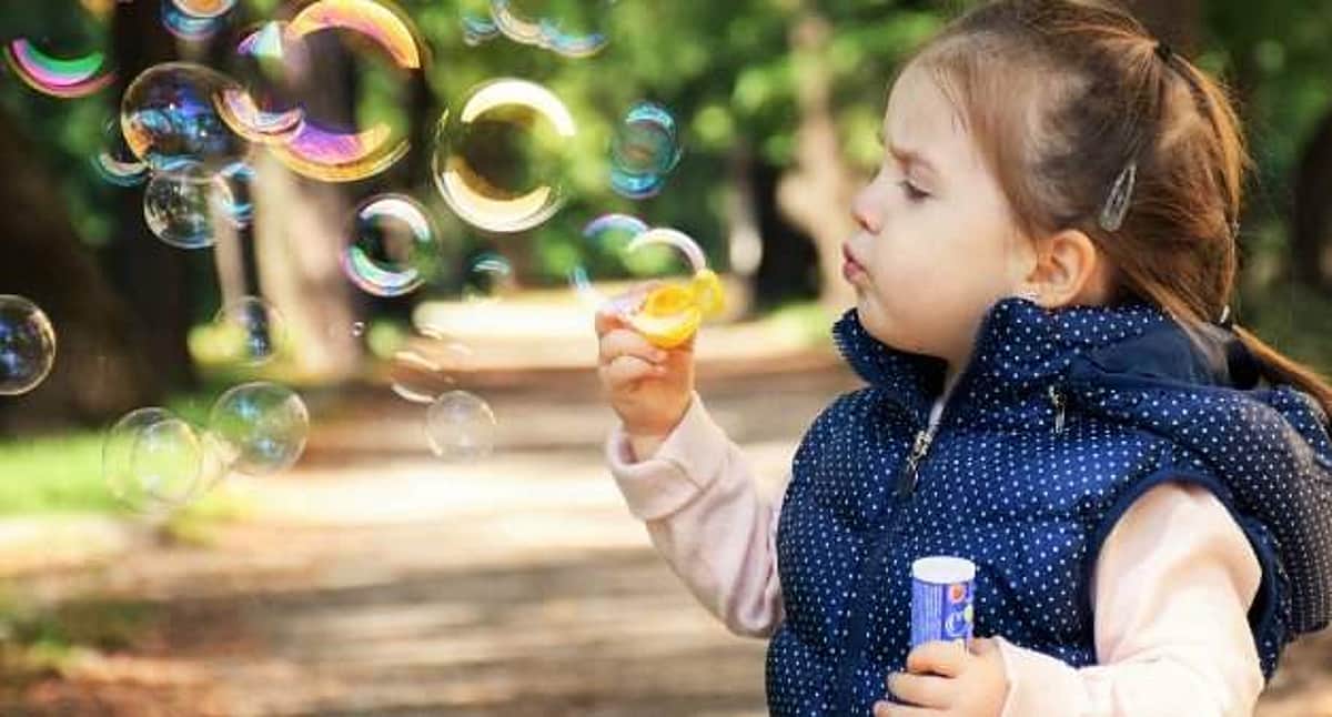 குழந்தைகளை ஸ்மார்ட் ஃபோன் & டி.வி மாயையிலிருந்து மீட்க உதவும் மந்திரங்களில் ஒன்று!