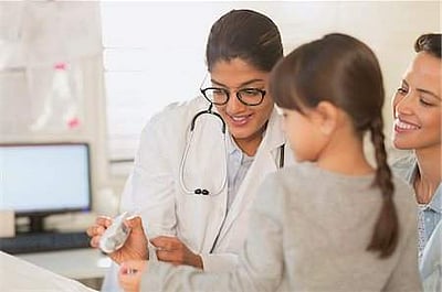 உங்கள் காதுக்குள் பூச்சி அல்லது வண்டு புகுந்து விட்டால் எப்படி வெளியேற்றுவது?