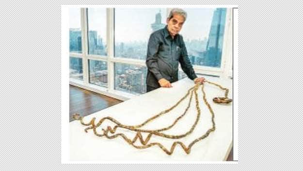 கின்னஸில் இடம்பிடித்த விரல் நகம்: 66 ஆண்டுகளுக்குப் பின் வெட்டி மியூசியத்துக்குக் கொடுத்த இந்தியர்