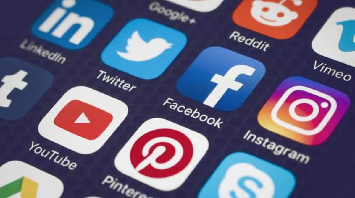 ஆன்லைன் தகவல்கள் சேகரிப்பு மூலம் மக்களை கண்காணிப்பின் கீழ் கொண்டுவருகிறதா அரசு?: உச்ச நீதிமன்றம்