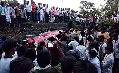 குழந்தை கடத்தல் வாட்ஸ்-அப் வதந்தி: அடித்துக் கொல்லப்பட்ட ஹைதராபாத் பொறியாளர் 