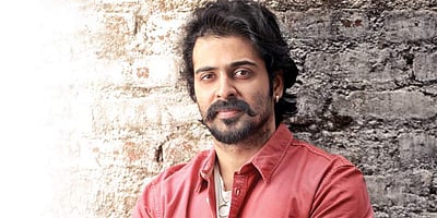 என்னுடைய ரோல் மாடல் கிரிக்கெட் வீரர் தோனிதான்! நடிகர் ராஜ் பரத் பேட்டி!