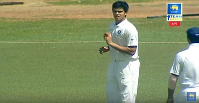 12 பந்துகளில் இந்திய அணிக்காகத் தனது முதல் விக்கெட்டை வீழ்த்திய அர்ஜூன் டெண்டுல்கர்! (விடியோ)