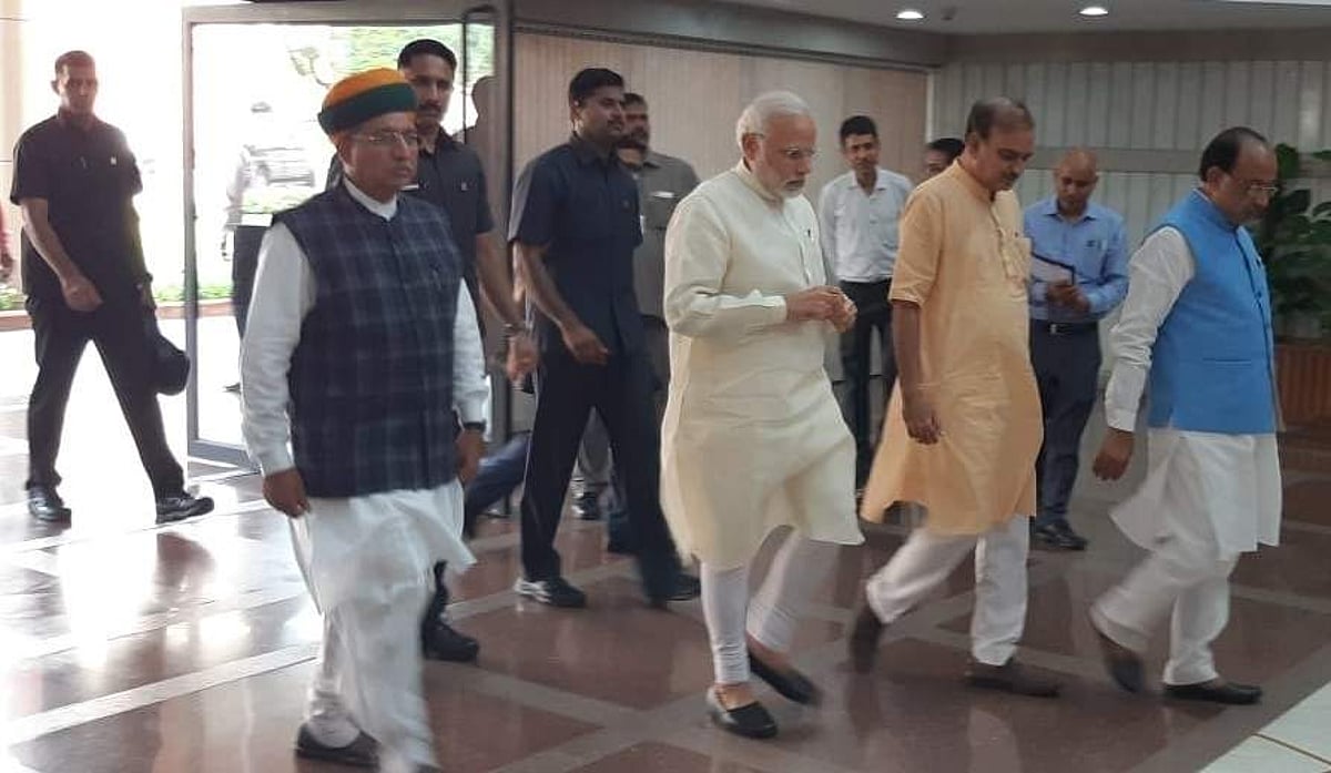 அனைத்து கட்சிக் கூட்டம் சுமூகமாக நடைபெற்றது: மத்திய அமைச்சர் அனந்த் குமார் தகவல்