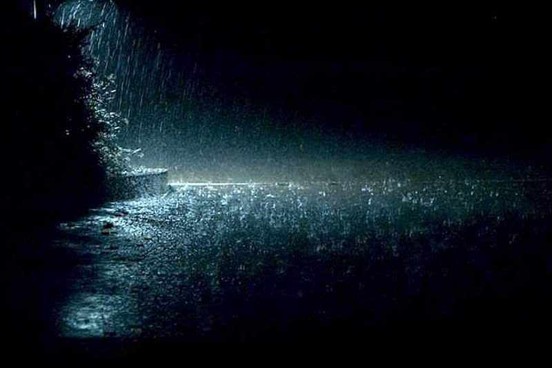 மழை இரவு