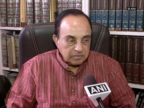 சசி தரூர் தனது பெண் தோழியுடன் தங்குவதற்கு பாகிஸ்தான் வசதியாக இருக்கும்: சுப்ரமணியன் சுவாமி