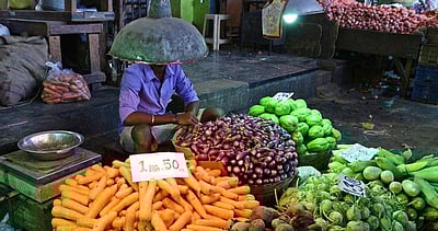 வரத்து குறைவால் காய்கறிகள் விலை உயா்வு