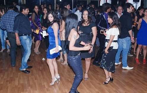 கடந்த 4 ஆண்டுகளில் சீறிப் பாய்ந்த பப் கலாச்சார எழுச்சி! மீள முடியாமல் தவிக்கும் பெங்களூரு டெக்கிகள்!