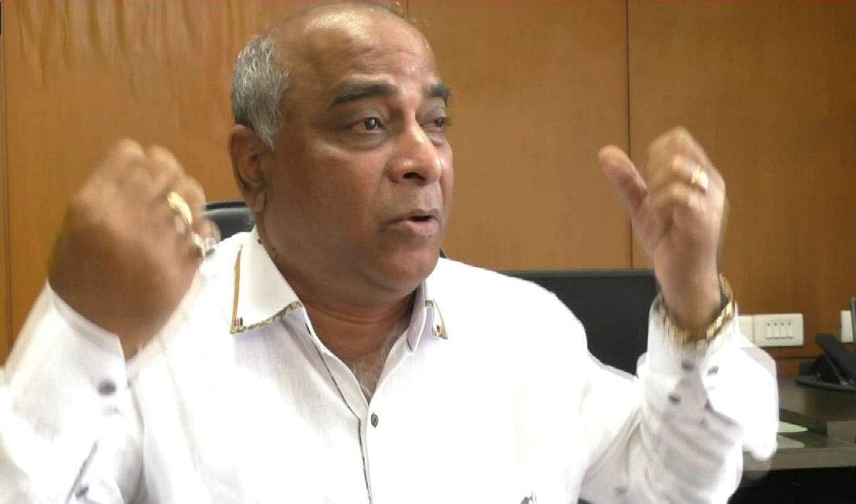 மது அருந்தி விட்டு கட்டுப்பாடாக இருக்கத் தெரியாத சுற்றுலாப் பயணிகள் கோவாவுக்கு வேண்டாம்: அமைச்சர் கண்டிப்பு