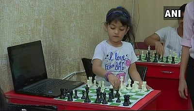 செஸ் போட்டியில் 2-ஆம் இடம் பிடித்த 4 வயது குழந்தை