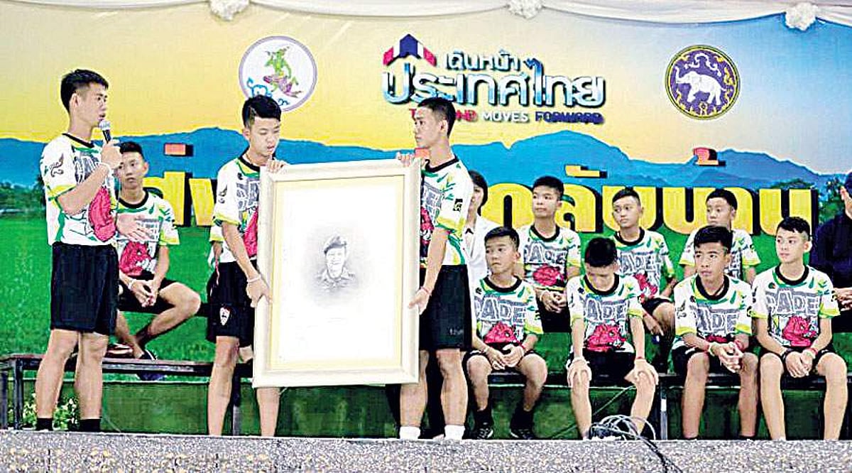 பாராட்டுப் பாமாலை! - 11