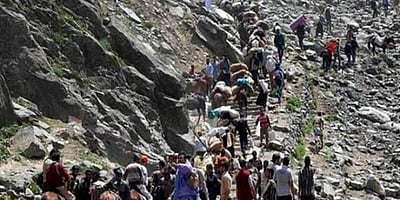 மோசமான வானிலை காரணமாக 500-க்கும் மேற்பட்ட இந்தியர்கள் மானசரோவரில் சிக்கித் தவிப்பு 