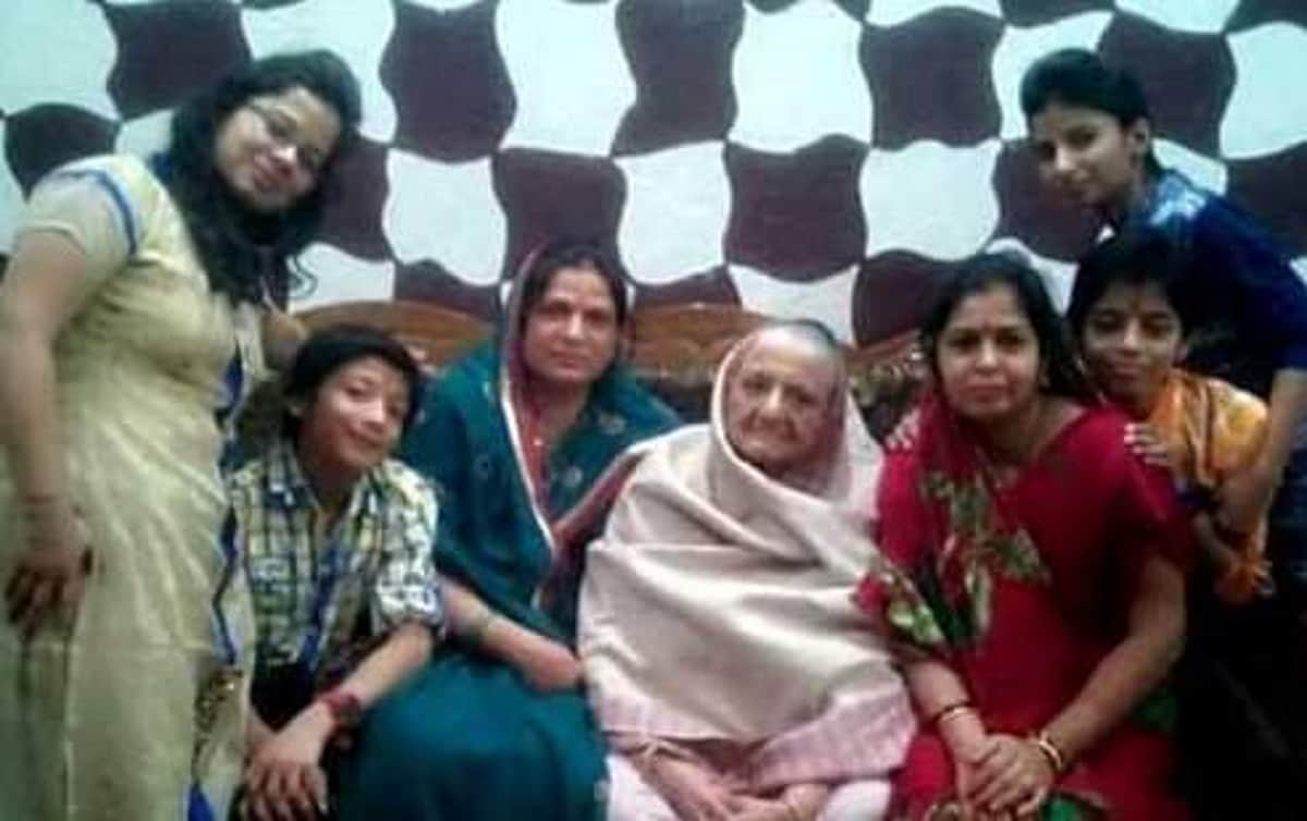 புராரி மரணம்: காப்பாற்றப்படுவோம் என்று நினைத்தே தூக்கில் தொங்கினார்களா?