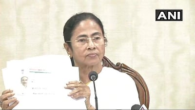 அசாம் குடிமக்கள் பட்டியலில் விடுபட்ட 40 லட்சம் பேர்.. மம்தா சாடல், ராஜ்நாத் விளக்கம்