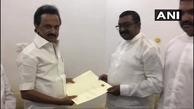 கருணாநிதியை நலம் விசாரித்து இலங்கை அதிபர் கடிதம் - ஸ்டாலினிடம் வழங்கி இலங்கை எம்பி நலம் விசாரிப்பு