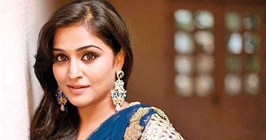 முன்மாதிரியாகியிருக்கும் மலையாள  நடிகைகள்...!