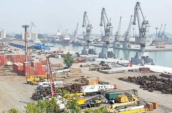 பொறியியல் பட்டதாரிகளுக்கு ரூ.46 ஆயிரம் சம்பளத்தில் கொட்டிகிடக்கும் வேலைவாய்ப்புகள்! 