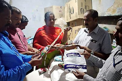 கோவையில் குடோனில் பதுக்கி வைக்கப்பட்டிருந்த 750 கிலோ குட்கா பறிமுதல் 