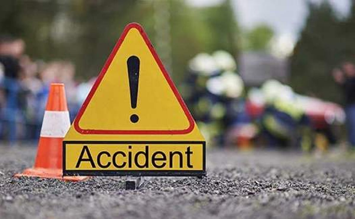 ஜம்மு-காஷ்மீரில் சிறிய பேருந்து பள்ளத்தில் கவிழ்ந்ததில் 12 பேர் பலி; 10க்கும் மேற்பட்டோர் காயம்