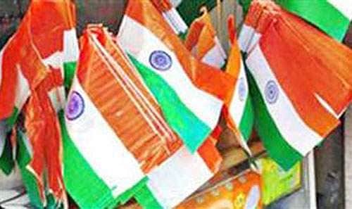 சுதந்திர தினவிழா: பிளாஸ்டிக் கொடிகளை பயன்படுத்த வேண்டாம் - உள்துறை அமைச்சகம் வேண்டுகோள்