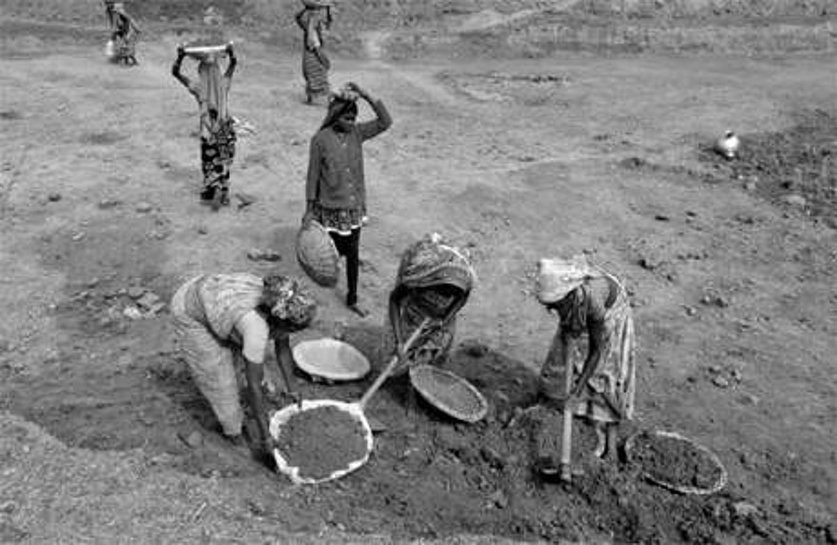 தண்ணீர் வந்தும் விவசாய வேலையில்லை 100 நாள் வேலைத் திட்டம் தொடங்கப்படுவது எப்போது? விவசாய தொழிலாளர்கள் எதிர்பார்ப்பு