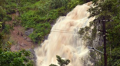 கனமழை காரணமாக திபெத்தில் 90 தமிழர்கள் உட்பட 150 இந்திய யாத்ரீகர்கள் சிக்கித் தவிப்பு 