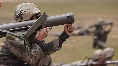 திபெத்தில் சீன ராணுவம் போா்ப் பயிற்சி 