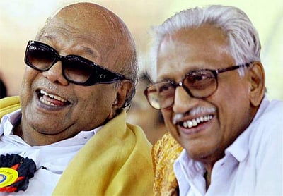 கண்களிலே நீர் பெருக கலங்கி நின்ற போது கை கொடுத்தவர் அன்பழகன்: கருணாநிதி கூறும் 76 வருட நட்பின் கதை 