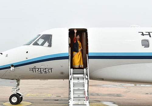 அரசு முறை பயணமாக கஜகஸ்தான் புறப்பட்டார் சுஷ்மா சுவராஜ் 