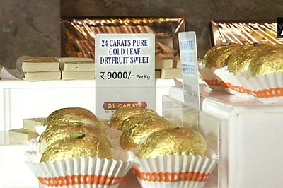 ஒரு கிலோ இனிப்புகளின் விலை ரூ 9000: எங்கு? ஏன் தெரியுமா?   