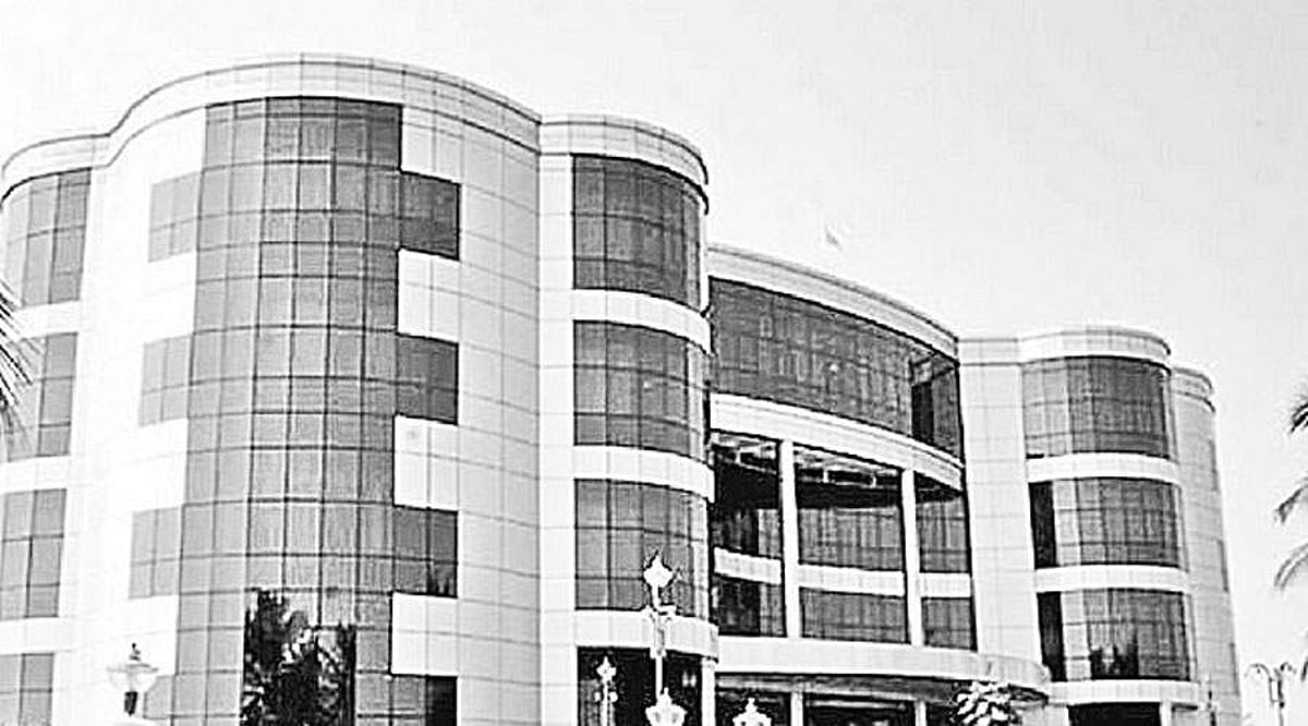 வேலை... வேலை... வேலை...