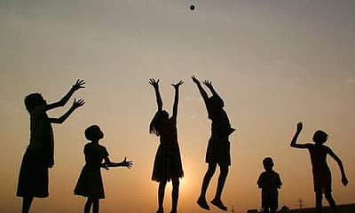 மூன்று மனைவிகள்; 15 குழந்தைகள்..இன்னும் வேண்டுமாம்! - உ.பியில் ஒரு விநோத குடும்பம்