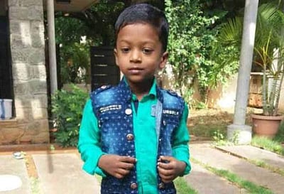 தந்தையின் செல்பி மோகத்தால் காவிரியில் தவறி விழுந்த 4 வயது நாமக்கல் சிறுவன்: தீவிர தேடுதல் வேட்டை 