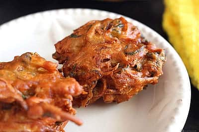 சூப்பர் டேஸ்டி வெரைட்டி கீரை போண்டா ரெசிபி இதுதான்!