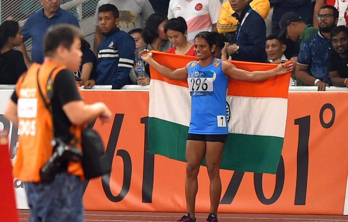 200 மீ. ஓட்டப்பந்தயம்: இறுதிச்சுற்றுக்கு டுட்டி சந்த் தகுதி, ஹிமா தாஸ் தகுதியிழப்பு!