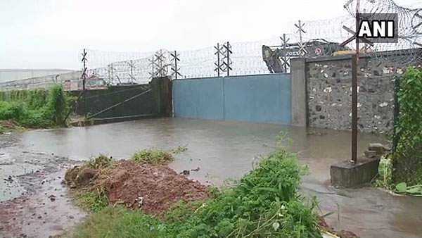 கொச்சி விமான நிலையத்தில் நாளை முதல் விமான சேவை தொடக்கம்