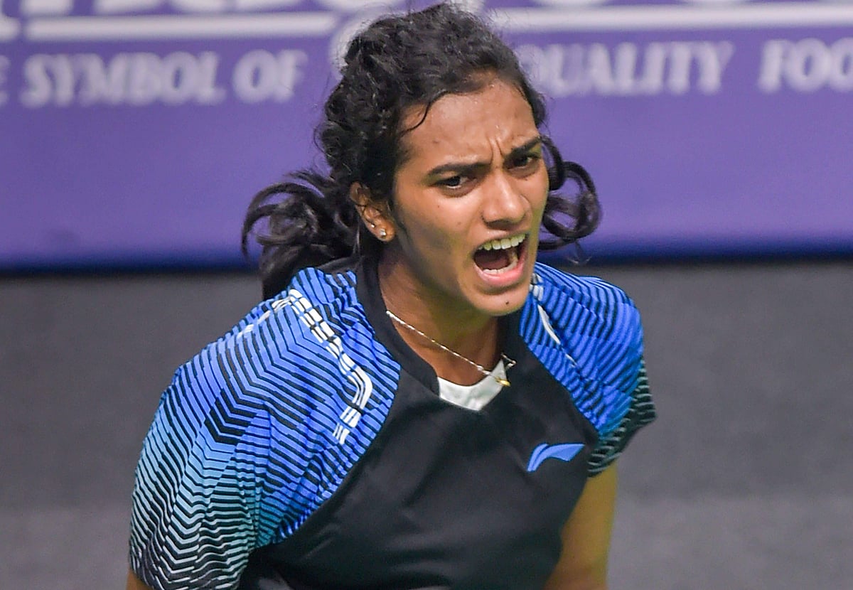 வெள்ளிப் பதக்கம்: இறுதிச்சுற்றில் மீண்டும் தோல்வியடைந்தார் சிந்து! ரசிகர்கள் ஏமாற்றம்!