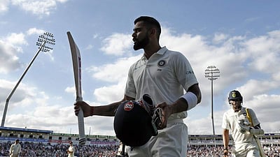 ஓங்கி அடித்த சதம்: இங்கிலாந்து மண்ணில் கோலி நிகழ்த்திய சாதனைகள்!