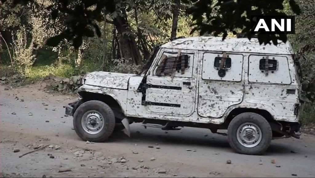 5 பயங்கரவாதிகள் சுடப்பட்ட பகுதியில் இந்திய ராணுவத்துக்கு எதிராக கல்வீச்சு: 20 பேர் காயம்